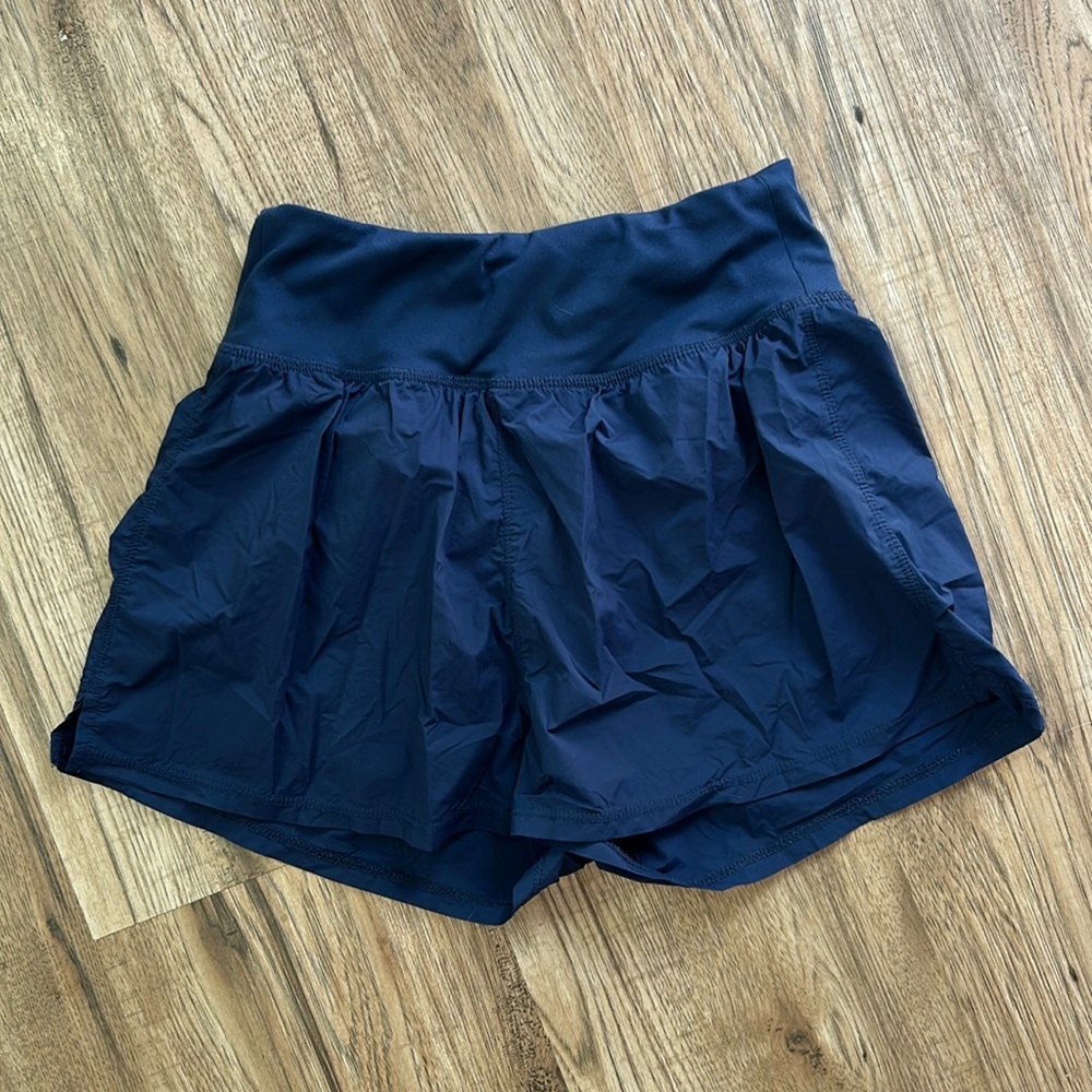 Mwl active running shorts in size xxs in navy blue.